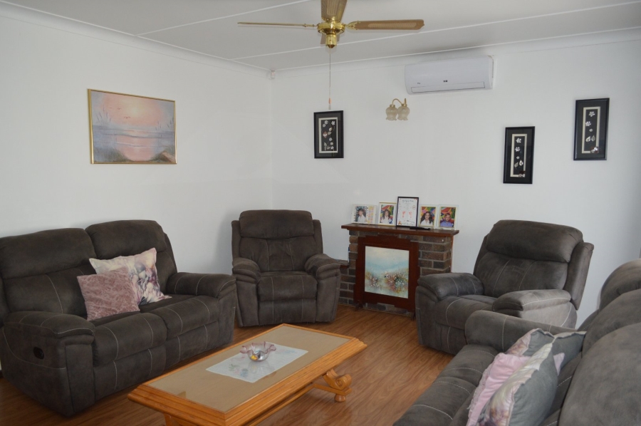 4 Bedroom Property for Sale in Flamwood North West